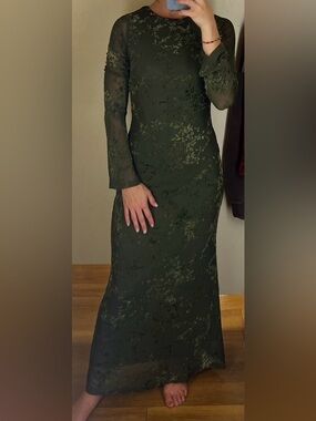 NWT Viral sincerly Jules Long Sleeve cutout back Floral Maxi Dress, olive green